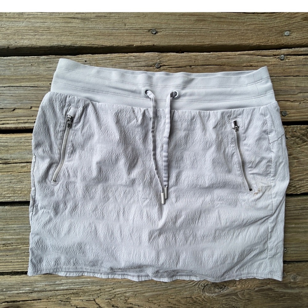 Athleta Trekkie Skort Lavender Gray Hiking Skirt with Pockets 8 Gorpcore Train